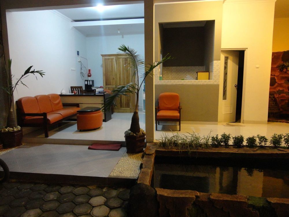 Pendowo Huis Guest House Yogyakarta Exterior foto